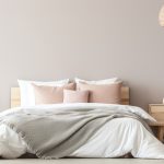 چطور دکور اتاق عروس و داماد رو شیک و دلنشین کنیم؟ از انتخاب رنگ تا نور ملایم شب‌خواب